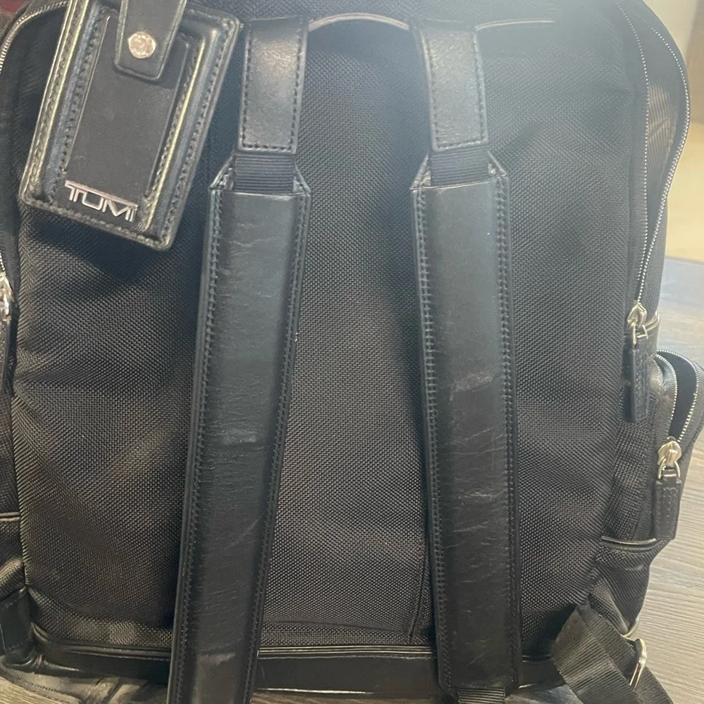 Tumi very nice